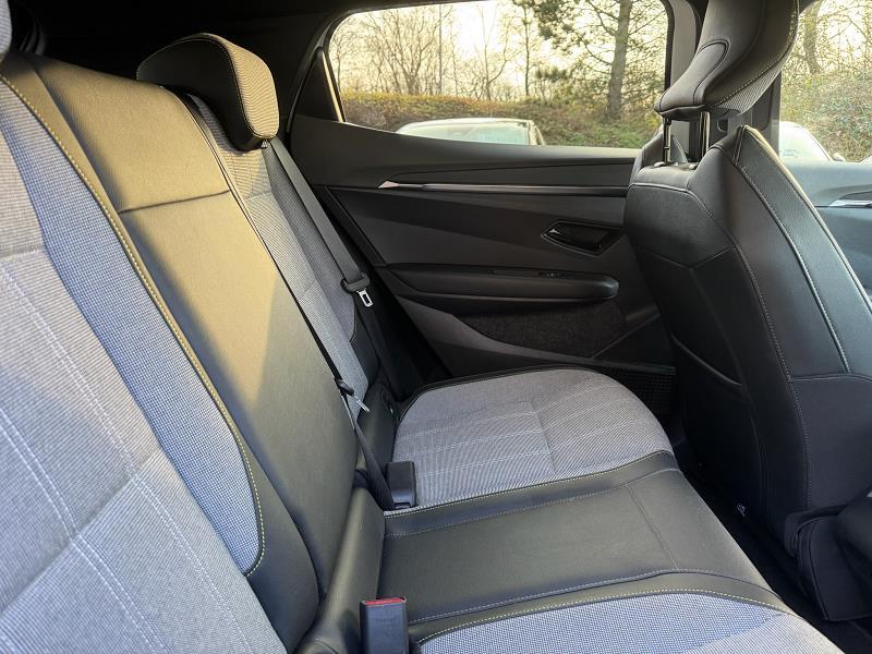 2023 73 Renault Megane E-tech Ev60 160kw Iconic 60kwh Optimum Charge 5dr Auto Electric Automatic In Glacier White