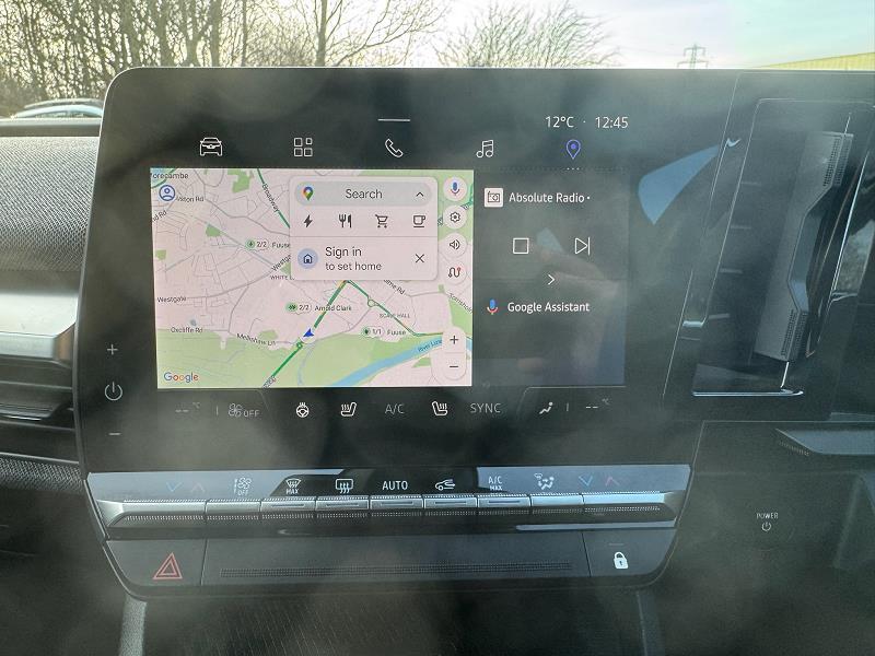 2023 73 Renault Megane E-tech Ev60 160kw Iconic 60kwh Optimum Charge 5dr Auto Electric Automatic In Glacier White