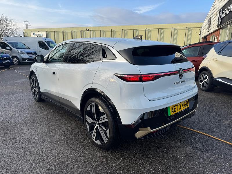 2023 73 Renault Megane E-tech Ev60 160kw Iconic 60kwh Optimum Charge 5dr Auto Electric Automatic In Glacier White