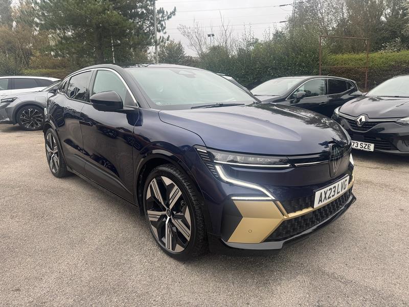 2023 23 Renault Megane E-tech Ev60 160kw Iconic 60kwh Optimum Charge 5dr Auto Electric Automatic In Blue+black Roof
