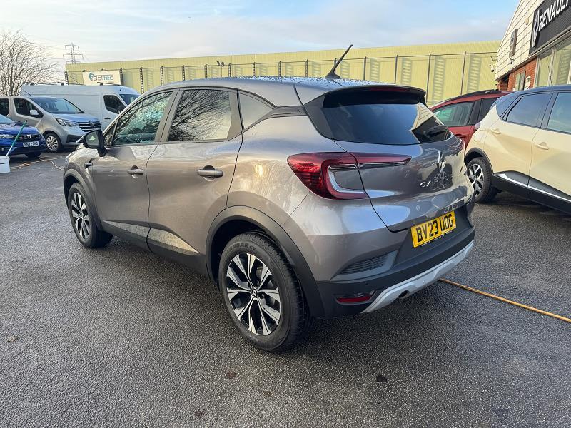 2023 23 Renault Captur 1.3 Mild Hybrid 140 Evolution 5dr Petrol Manual In Highland Grey