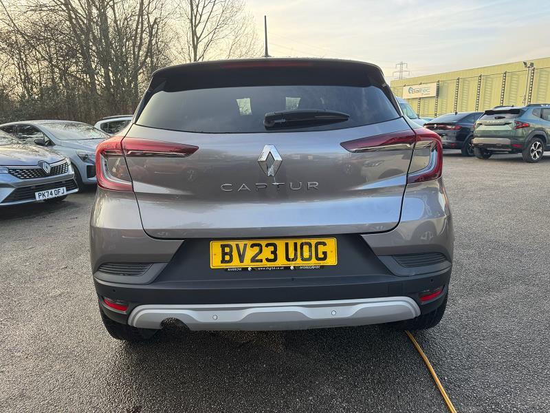 2023 23 Renault Captur 1.3 Mild Hybrid 140 Evolution 5dr Petrol Manual In Highland Grey
