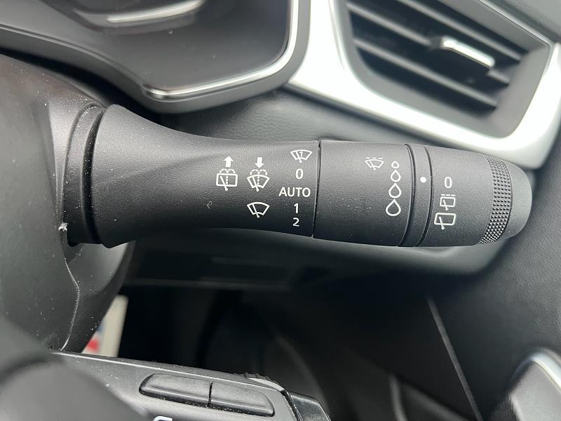 2022 72 Renault Captur 1.3 Tce 140 Se Edition 5dr Petrol Manual In Black