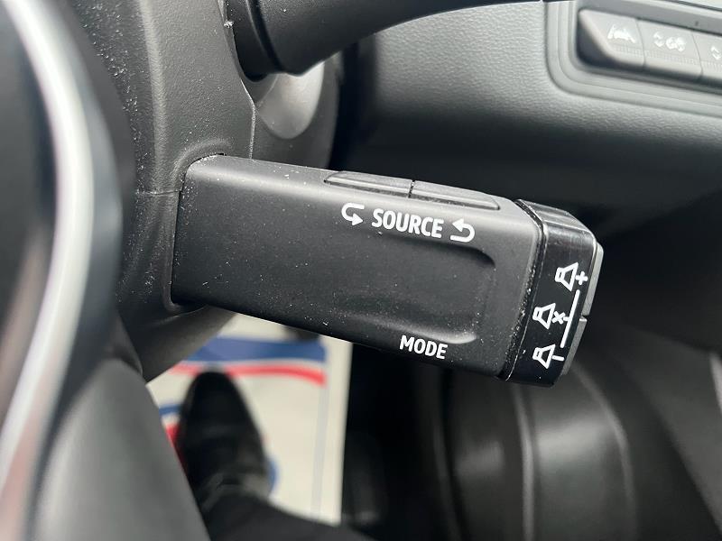 2022 72 Renault Captur 1.3 Tce 140 Se Edition 5dr Petrol Manual In Black