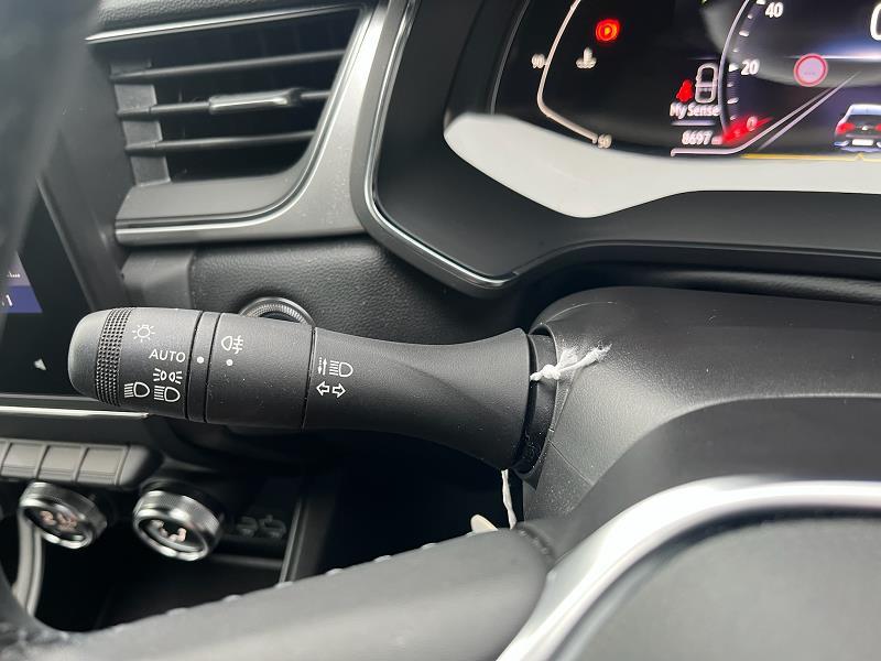 2022 72 Renault Captur 1.3 Tce 140 Se Edition 5dr Petrol Manual In Black