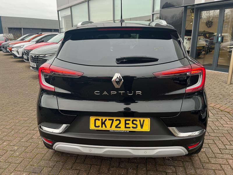 2022 72 Renault Captur 1.3 Tce 140 Se Edition 5dr Petrol Manual In Black