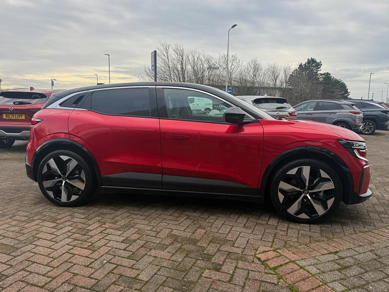 2024 74 Renault Megane E-tech Ev60 160kw Techno Comfort Range 60kwh 5dr Auto Electric Automatic In Red/black