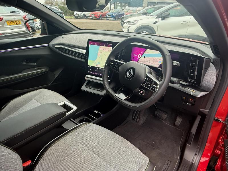 2024 74 Renault Megane E-tech Ev60 160kw Techno Comfort Range 60kwh 5dr Auto Electric Automatic In Red/black