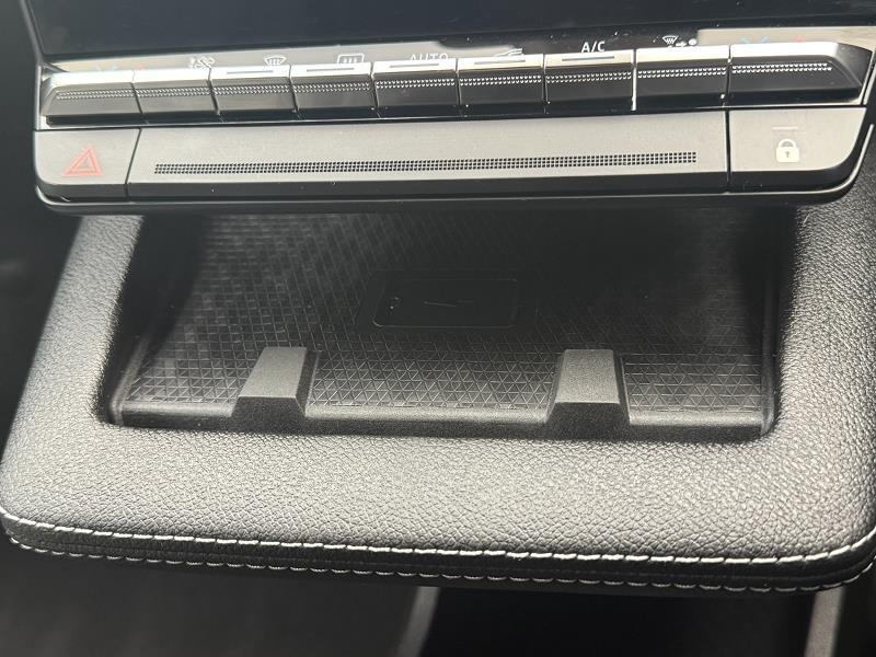 2024 74 Renault Megane E-tech Ev60 160kw Techno Comfort Range 60kwh 5dr Auto Electric Automatic In Red/black