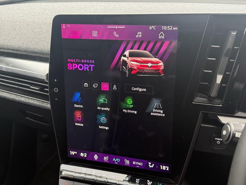 2024 74 Renault Megane E-tech Ev60 160kw Techno Comfort Range 60kwh 5dr Auto Electric Automatic In Red/black