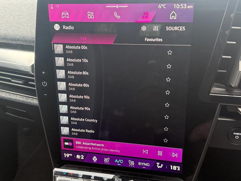 2024 74 Renault Megane E-tech Ev60 160kw Techno Comfort Range 60kwh 5dr Auto Electric Automatic In Red/black