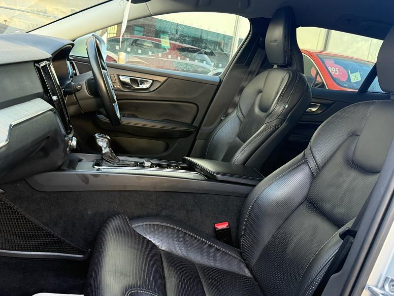 2018 68 Volvo V60 2.0 D4 [190] Inscription Pro 5dr Auto Diesel Automatic In Silver