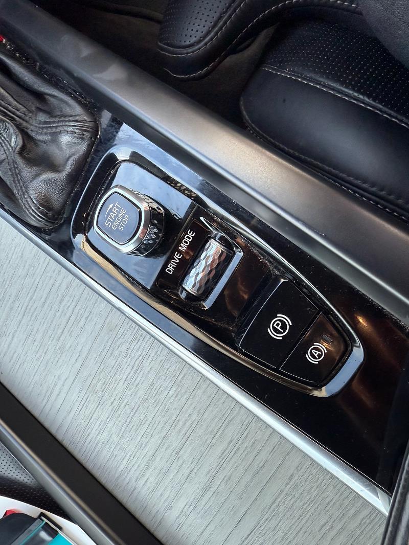 2018 68 Volvo V60 2.0 D4 [190] Inscription Pro 5dr Auto Diesel Automatic In Silver