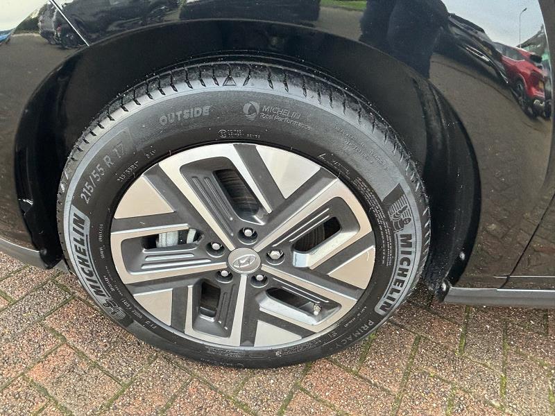2022 22 Hyundai Kona 150kw Premium 64kwh 5dr Auto Electric Automatic In Black