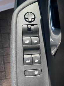 2022 22 Vauxhall Mokka 1.2 Turbo Sri Premium 5dr Petrol Manual In White