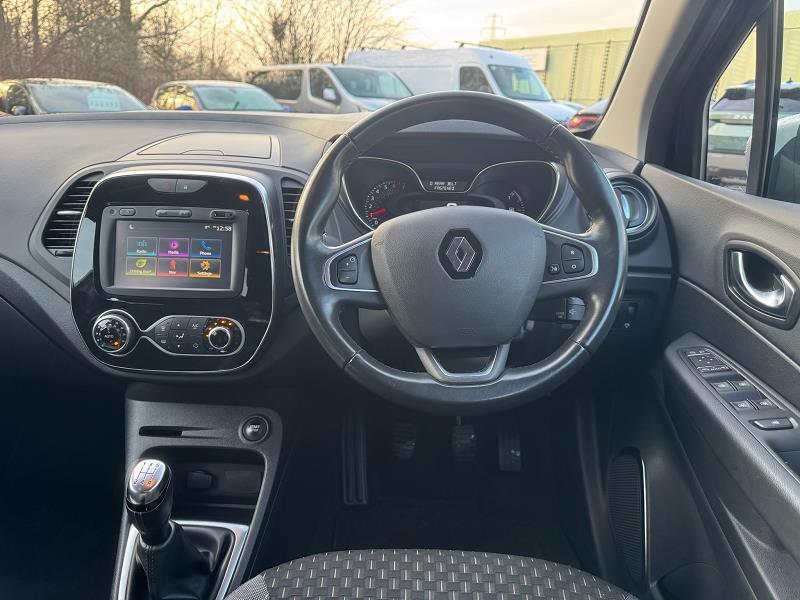2018 18 Renault Captur 0.9 Tce 90 Dynamique S Nav 5dr Petrol Manual In Diamond Black