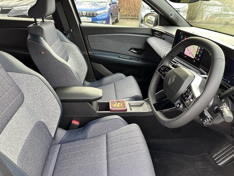 2025 25 Renault 4 110kw Techno 52kwh Comfort Range 5dr Auto Electric Automatic In Urban Grey