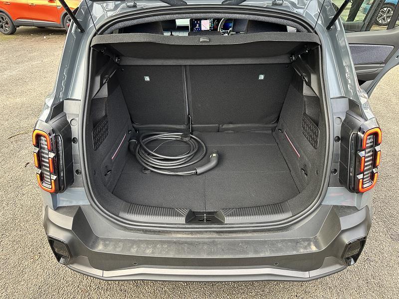 2025 25 Renault 4 110kw Techno 52kwh Comfort Range 5dr Auto Electric Automatic In Urban Grey