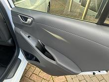 2022 71 Hyundai Ioniq 1.6 Gdi Hybrid Premium Se 5dr Dct  Manual In Polar White