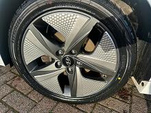 2022 71 Hyundai Ioniq 1.6 Gdi Hybrid Premium Se 5dr Dct  Manual In Polar White