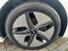 2022 71 Hyundai Ioniq 1.6 Gdi Hybrid Premium Se 5dr Dct  Manual In Polar White