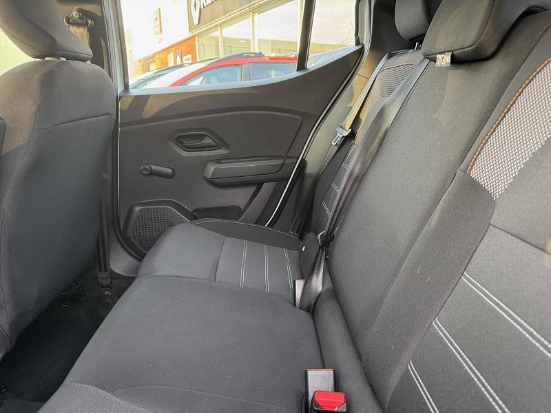 2022 72 Dacia Sandero Stepway 1.0 Tce Essential 5dr Petrol Manual In Glacier White