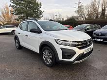 2022 72 Dacia Sandero Stepway 1.0 Tce Essential 5dr Petrol Manual In Glacier White