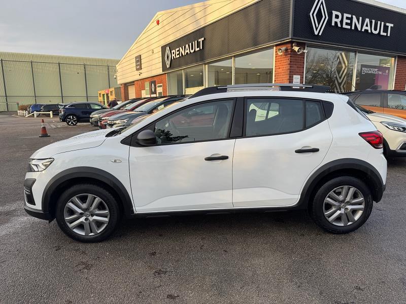 2022 72 Dacia Sandero Stepway 1.0 Tce Essential 5dr Petrol Manual In Glacier White