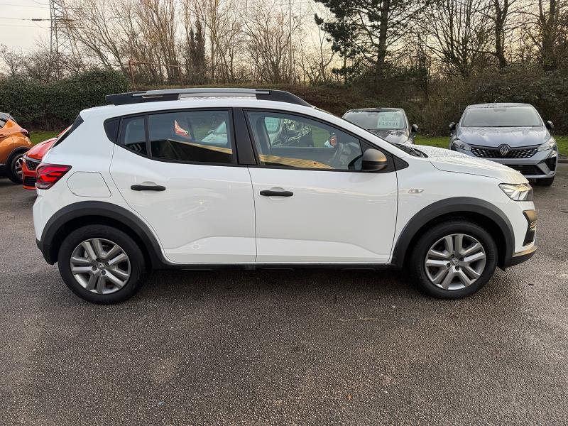2022 72 Dacia Sandero Stepway 1.0 Tce Essential 5dr Petrol Manual In Glacier White