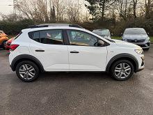 2022 72 Dacia Sandero Stepway 1.0 Tce Essential 5dr Petrol Manual In Glacier White