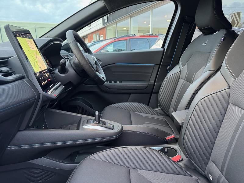 2025 75 Renault Captur 1.8 E-tech Full Hybrid 160 Esprit Alpine 5dr Auto Hybrid Petrol Automatic In Diamond Black