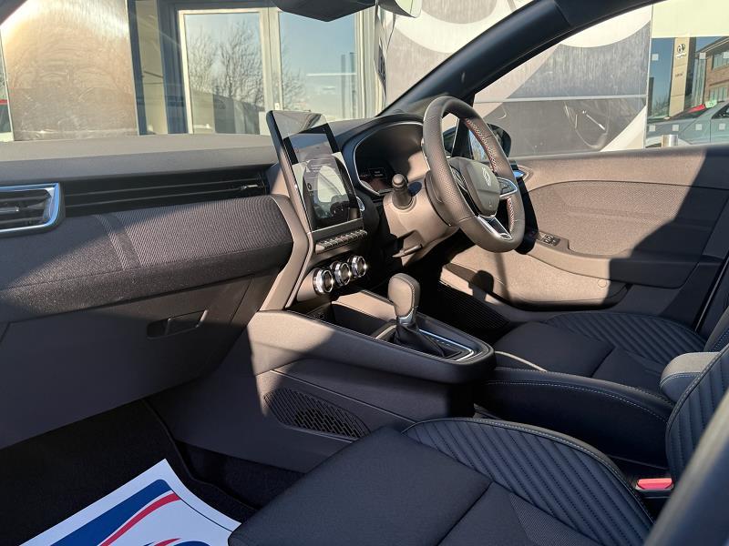 2025 75 Renault Clio 1.6 E-tech Full Hybrid 145 Esprit Alpine 5dr Auto Hybrid Petrol Automatic In Ceramic Grey