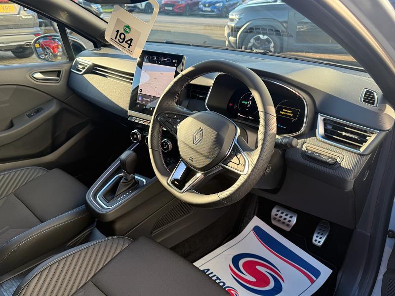 2025 75 Renault Clio 1.6 E-tech Full Hybrid 145 Esprit Alpine 5dr Auto Hybrid Petrol Automatic In Ceramic Grey