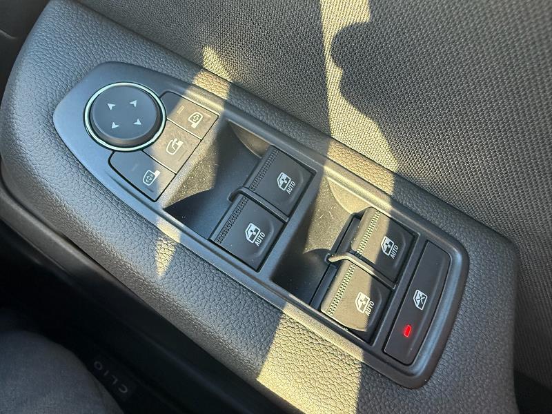 2025 75 Renault Clio 1.6 E-tech Full Hybrid 145 Esprit Alpine 5dr Auto Hybrid Petrol Automatic In Ceramic Grey