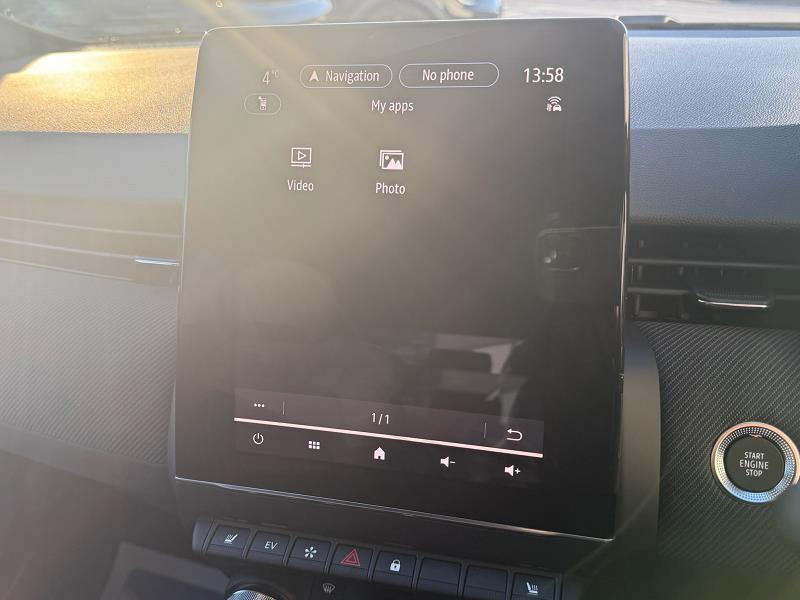 2025 75 Renault Clio 1.6 E-tech Full Hybrid 145 Esprit Alpine 5dr Auto Hybrid Petrol Automatic In Ceramic Grey