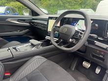 2025 25 Renault Rafale E-tech Phev Atelier Alpine Awd 5dr Auto Plug In Hybrid Petrol Automatic In Pearl White / Black Roof