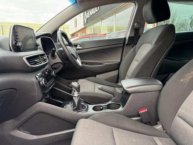 2018 68 Hyundai Tucson 1.6 Gdi Se Nav 5dr 2wd Petrol Manual In Red