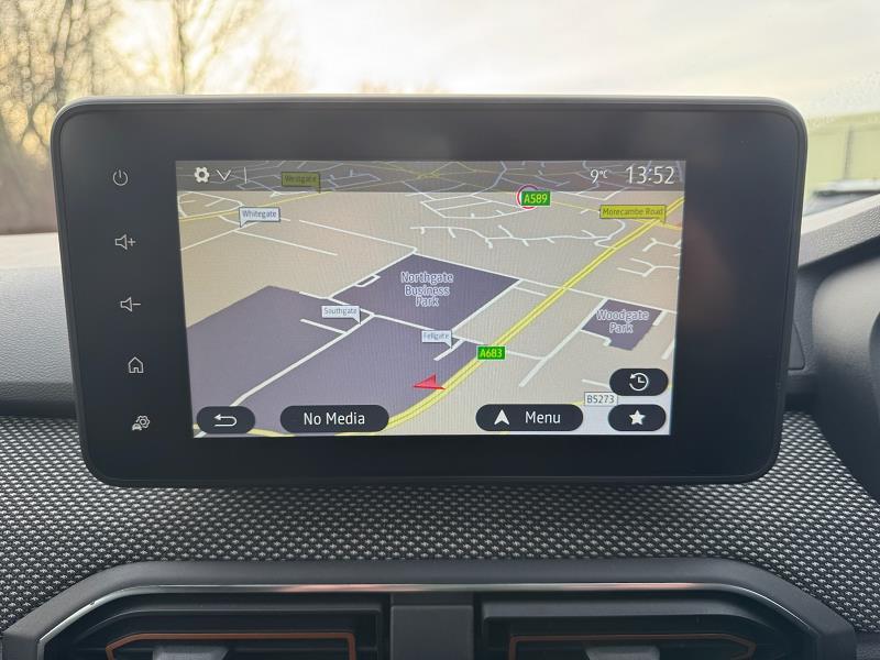 2021 71 Dacia Sandero Stepway 1.0 Tce Comfort 5dr Petrol Manual In Glacier White