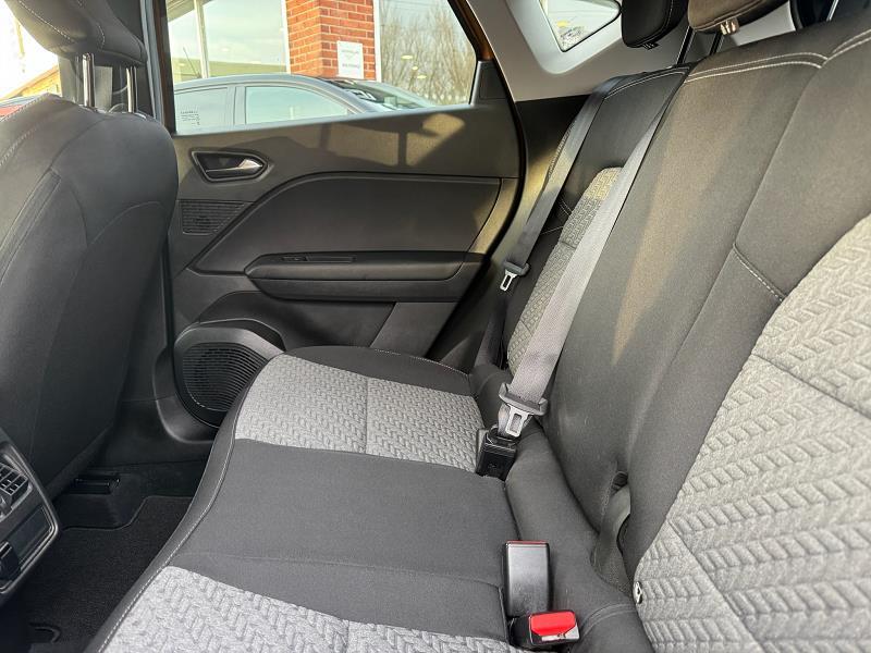 2021 71 Renault Captur 1.0 Tce 90 Se Limited 5dr Petrol Manual In Desert Orange