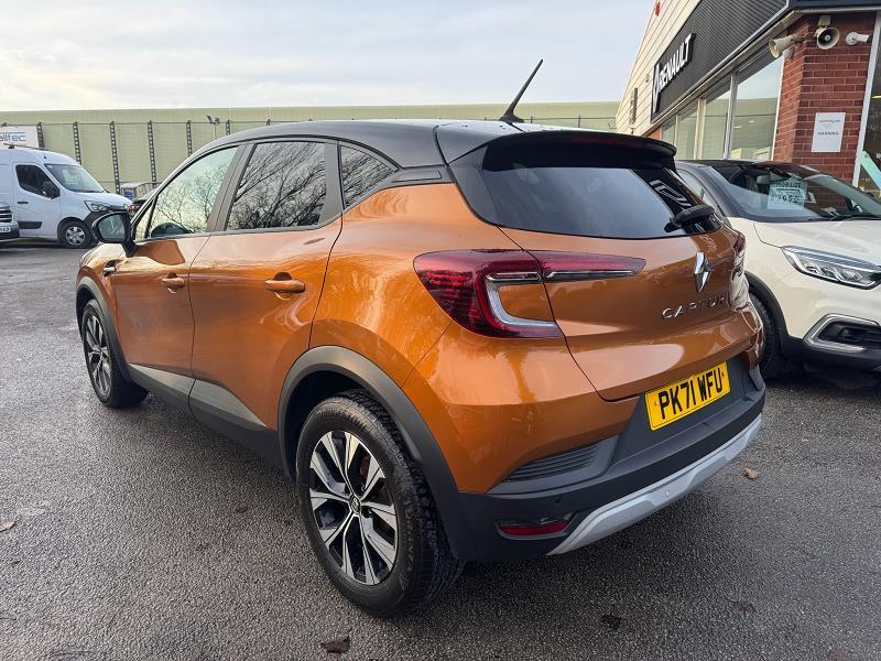 2021 71 Renault Captur 1.0 Tce 90 Se Limited 5dr Petrol Manual In Desert Orange