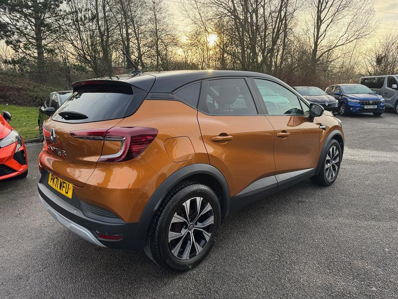 2021 71 Renault Captur 1.0 Tce 90 Se Limited 5dr Petrol Manual In Desert Orange