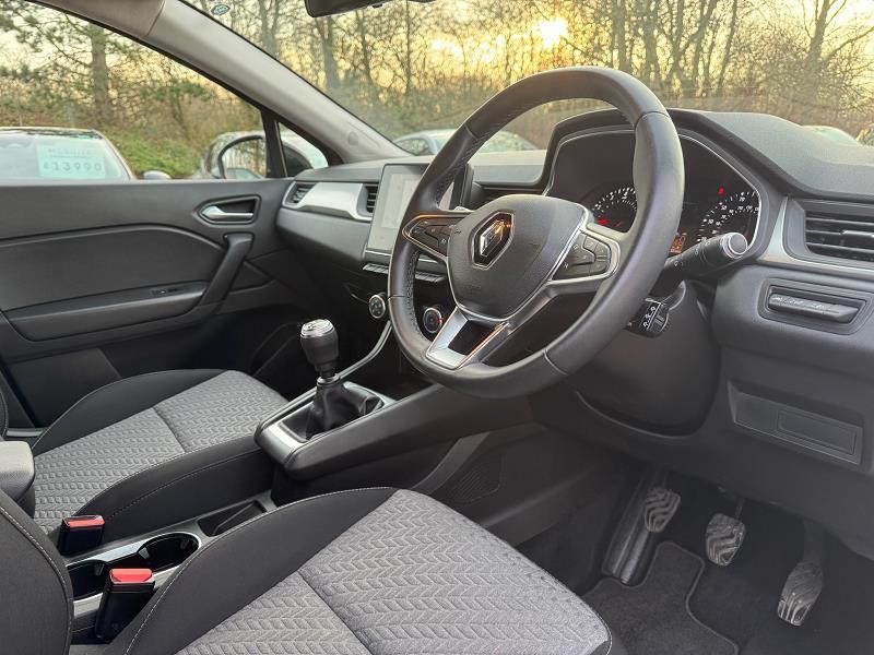 2021 71 Renault Captur 1.0 Tce 90 Se Limited 5dr Petrol Manual In Desert Orange