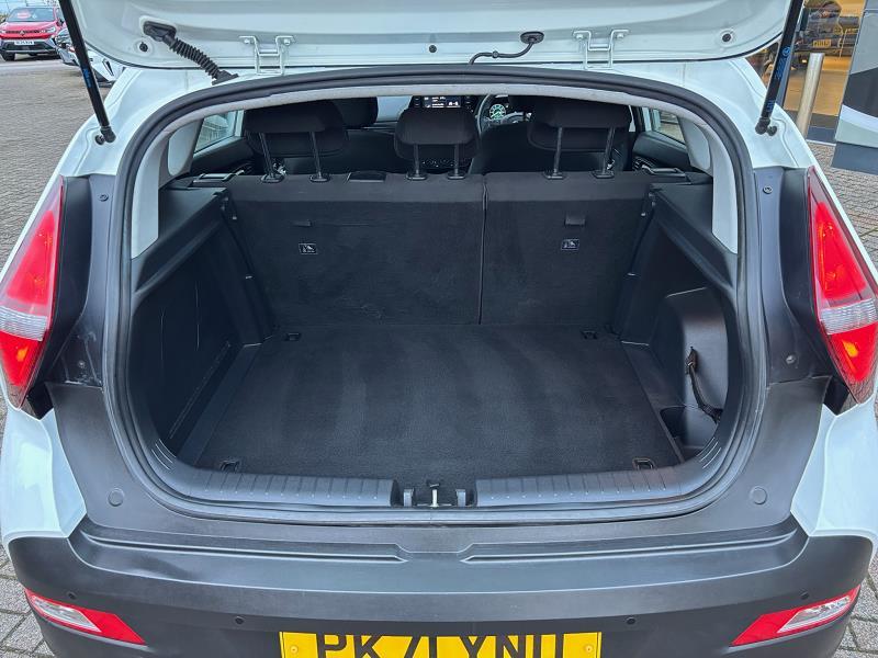 2021 71 Hyundai Bayon 1.0 Tgdi 48v Mhev Se Connect 5dr Bi-fuel Manual In Polar White