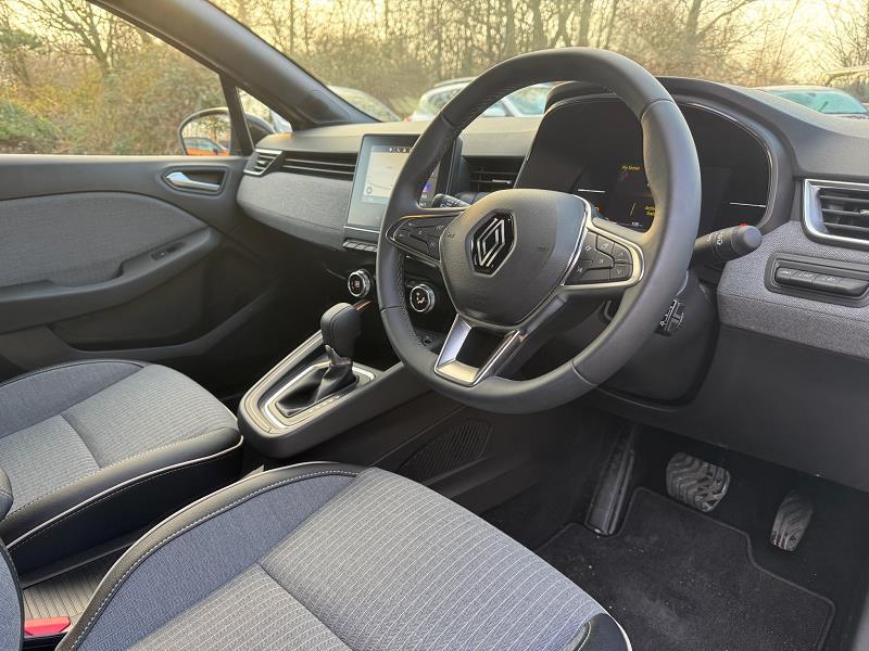 2024 74 Renault Clio 1.6 E-tech Full Hybrid 145 Techno 5dr Auto Hybrid Petrol Automatic In Shadow Grey