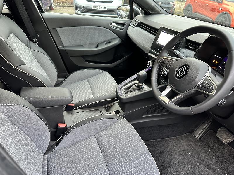 2024 74 Renault Clio 1.6 E-tech Full Hybrid 145 Techno 5dr Auto Hybrid Petrol Automatic In Diamond Black