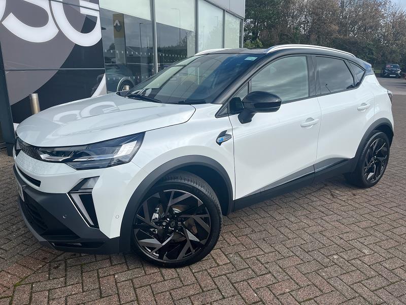 2025 75 Renault Captur 1.8 E-tech Full Hybrid 160 Esprit Alpine 5dr Auto Hybrid Petrol Automatic In Arctic White / Black Roof