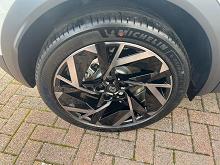 2025 75 Renault Captur 1.8 E-tech Full Hybrid 160 Esprit Alpine 5dr Auto Hybrid Petrol Automatic In Arctic White / Black Roof