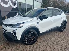 2025 75 Renault Captur 1.8 E-tech Full Hybrid 160 Esprit Alpine 5dr Auto Hybrid Petrol Automatic In Arctic White / Black Roof