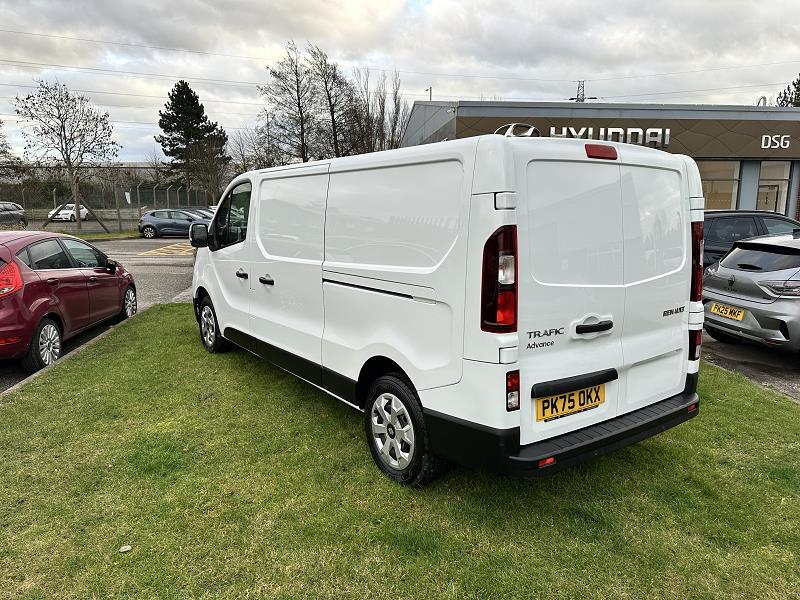 2025 75 Renault Trafic Ll30 Blue Dci 130 Advance [safety] Van Diesel Manual In Glacier White