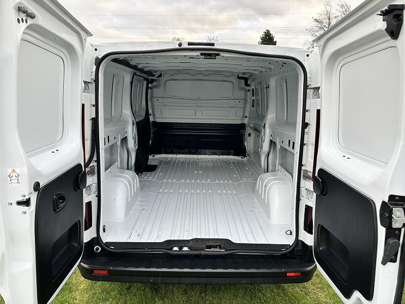 2025 75 Renault Trafic Ll30 Blue Dci 130 Advance [safety] Van Diesel Manual In Glacier White